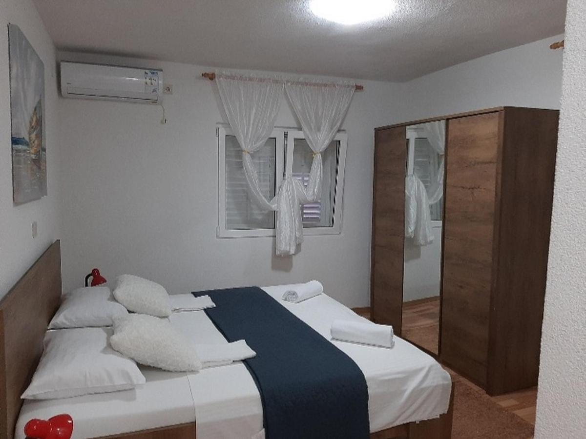 Apartment Pascal Janjina Екстер'єр фото